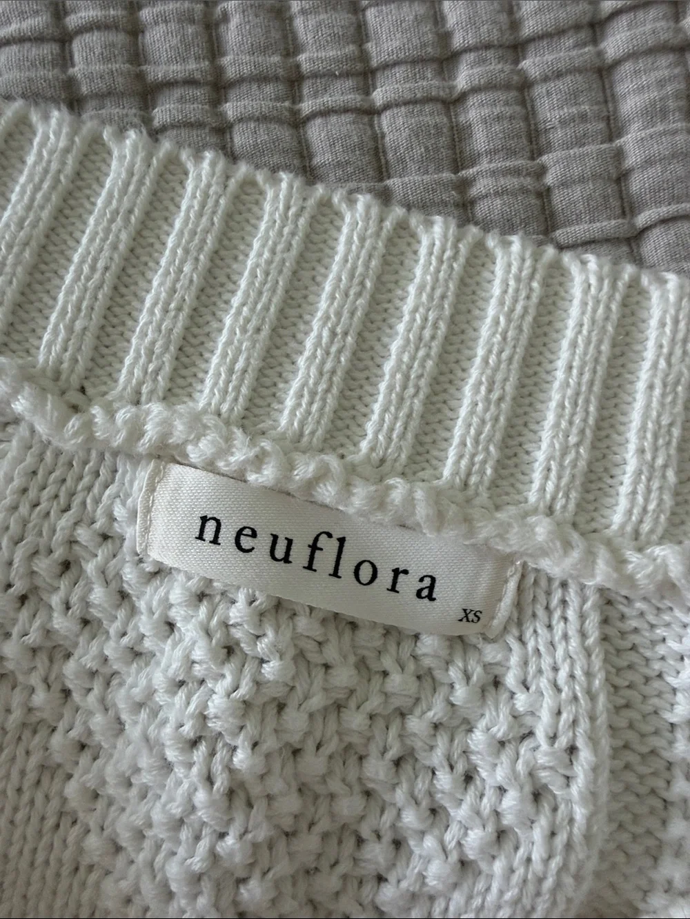 New Neuflora Ivory Embroidered Cardigan XS - Picture 5 of 6